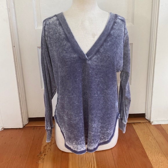 Treasure & Bond Long Sleeve V Neck Thermal Burnout Top Small - Picture 1 of 5
